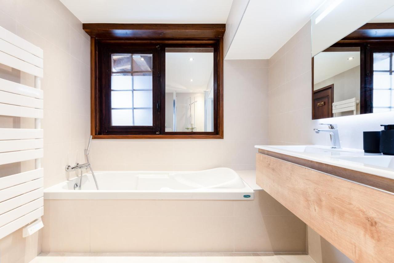 Chalet Les Praz - 280Sqm - Sauna Cinema Fitness - 5 Bedrooms In Heart Of Les Praz - By Cozee Rentals Chamonix Mont Blanc Exterior foto