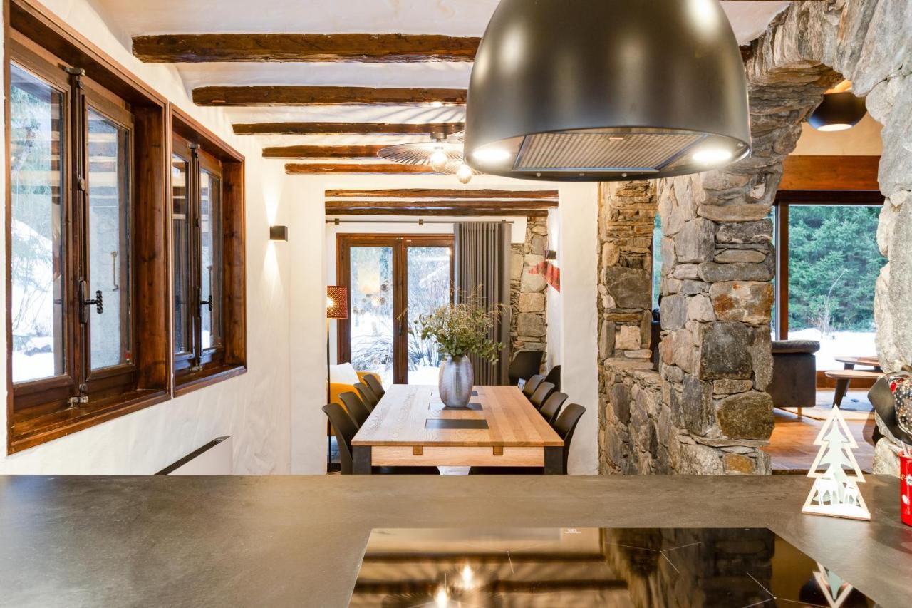 Chalet Les Praz - 280Sqm - Sauna Cinema Fitness - 5 Bedrooms In Heart Of Les Praz - By Cozee Rentals Chamonix Mont Blanc Exterior foto